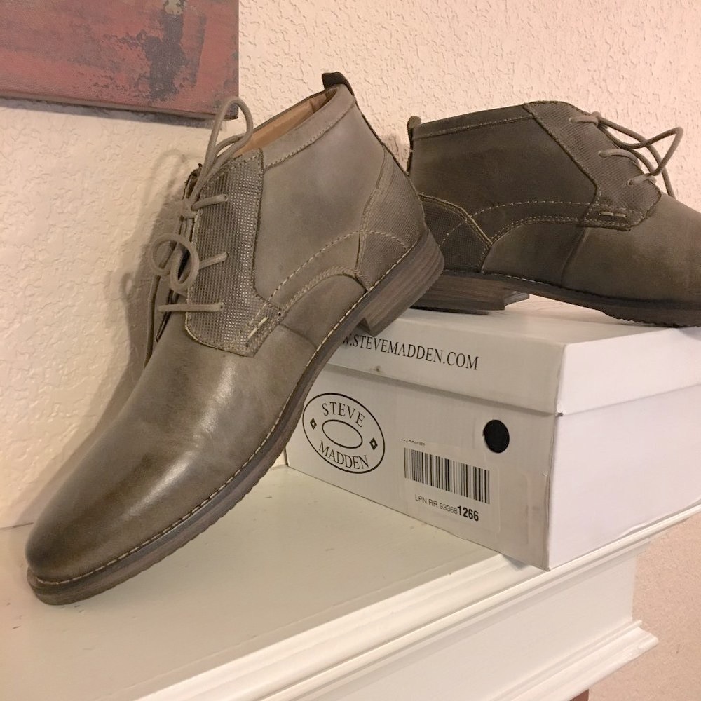 Steve Madden Pagosa chukka boots NWOB taupe nubuck